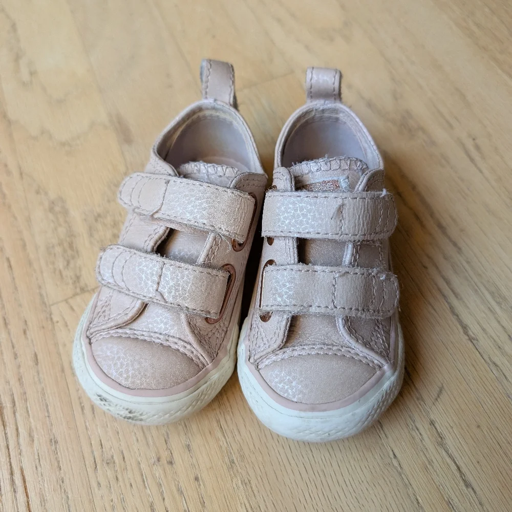 Converse Toddler Sneakers Pink Leather Size 5